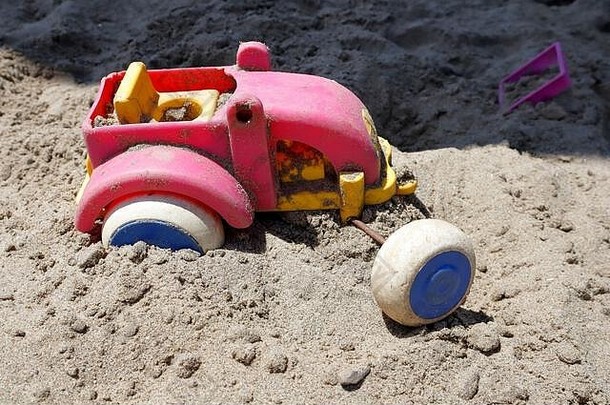 轮子了!卡住了发情玩具拖拉机沙子坑出现发现任务重扔毛巾
