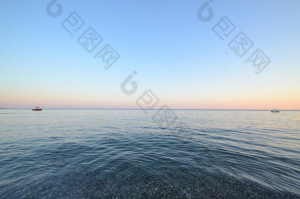没完没了的平静蓝色的海洋罗兹希腊