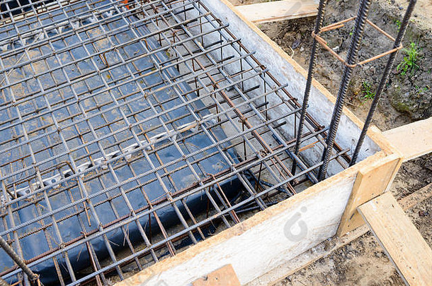 强化金属框架混凝土倒准备好了填充混凝土基金会房子