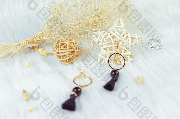 耳环手工制作的黑色的流苏装饰贵族格蕾丝黄金箍筋耳环黑色的流苏藤饰品