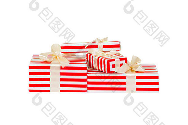 集团圣诞节假期手工制作的现在红色的纸黄金丝带孤立的白色背景前视图感恩节礼物盒子浓缩的