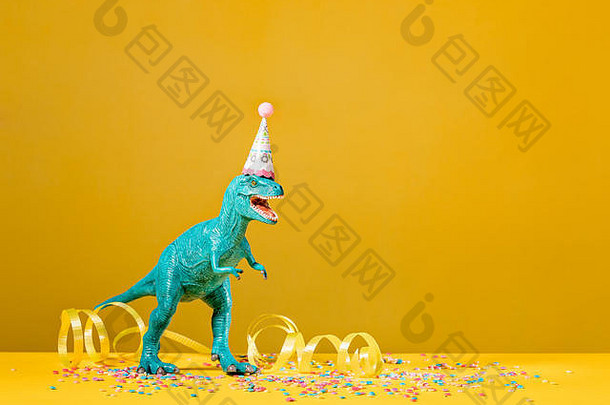 玩具恐龙生日聚会，派对他黄色的背景