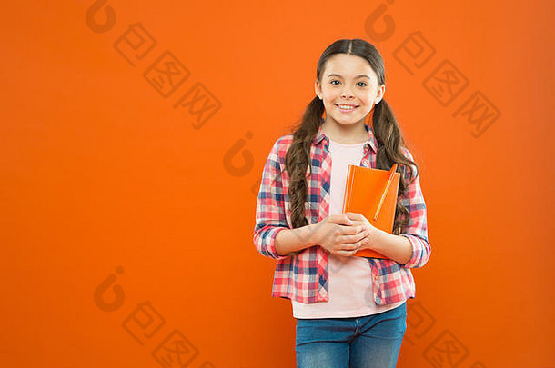 文学教训回来学校诗歌现代教育首页学校教育学校女孩读书橙色背景微笑女孩笔记本写请注意孩子日记复制空间
