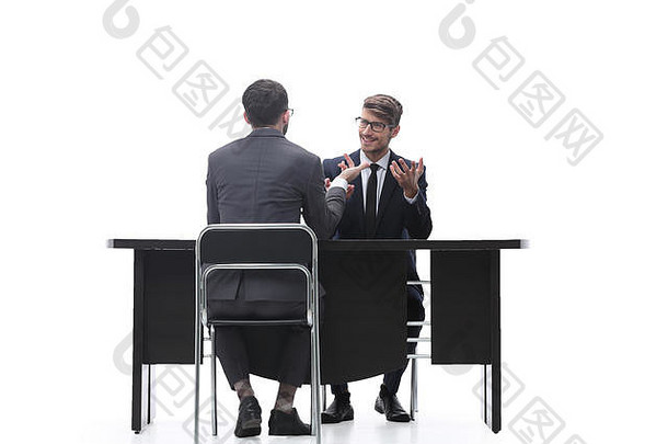 商人会说话的坐着桌子上