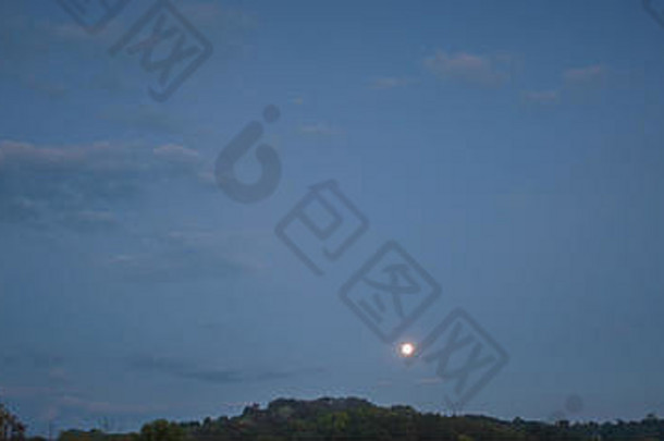 农村景观晚上天空月亮网络横幅元素设计