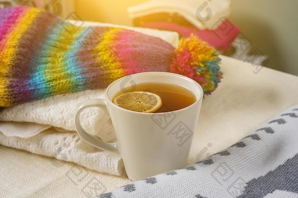 冬天背景图片桩温暖的羊毛衣服表格杯热茶