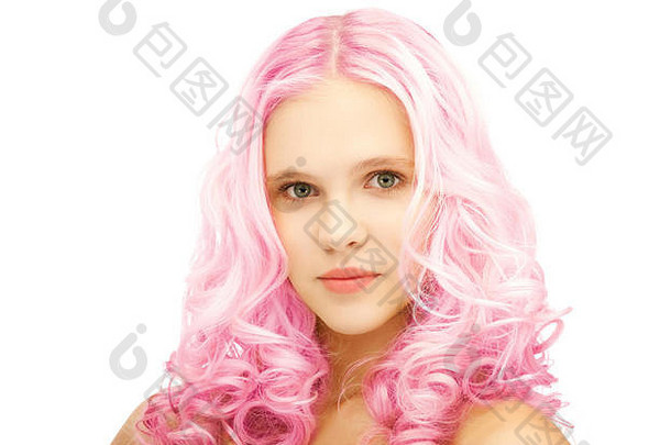 青少年女孩时尚的粉红色的染色头发