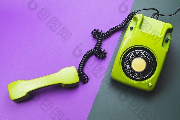 经典电话<strong>手机</strong>古董绿色电话电话接收机孤立的颜色背景沟通技术复制空间
