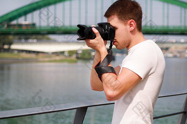 专业摄影师检查风景采取图片环境体系结构城市元素河绿色桥旅游