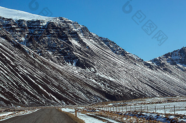 环路冰岛春天火山山景观