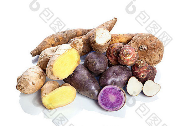 紫色的甜蜜的土豆孤立的白色背景