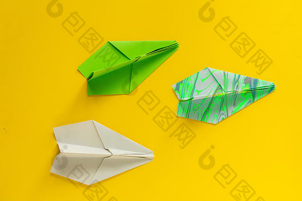 独特的纸飞机常规的领导概念表