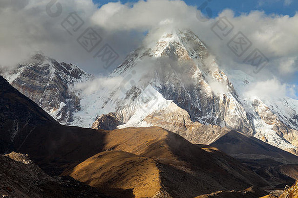 视图山lobuche洛孜婚礼尼泊尔喜马拉雅山脉
