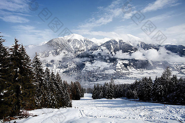 奥地利阿尔卑斯山脉冬天
