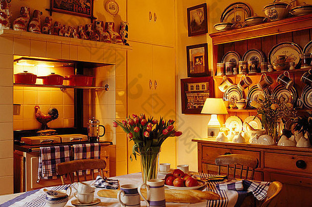 表格集茶苍白的黄色的国家厨房照明Aga烤箱凹室点燃灯梳妆台