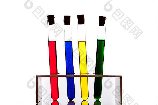 labolatory玻璃器皿色彩斑斓的液体孤立的白色