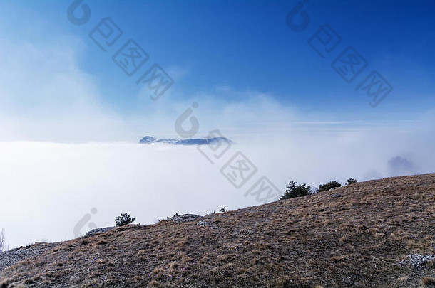 Demerdji阿卢什塔共和国克里米亚4月视图查蒂尔-达格-耶拉月光地demerdzhiчатыр- duckдемердж克里米亚山去云