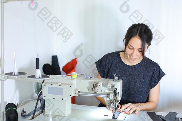 裁缝缝纫带缝纫机