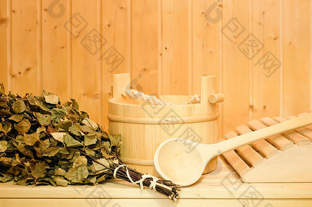 木桶桦木扫帚配件芬兰经典桑拿俄罗斯浴免费的空间木背景