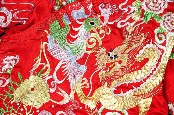 中国人传统婚姻正式的衣服