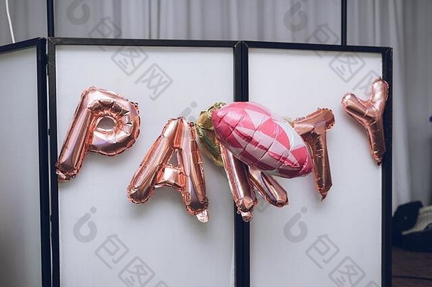 有学问的气球词聚会，派对拼写挂墙