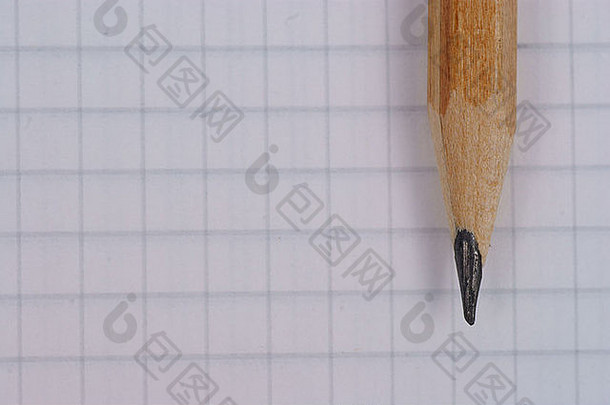 空笔记本铅笔孤立的白色背景