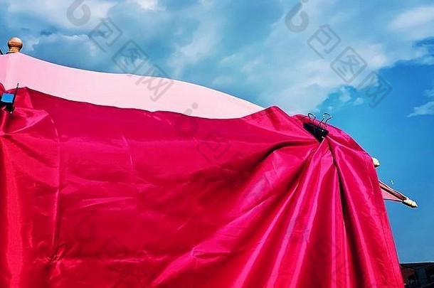 粉红色的帐篷