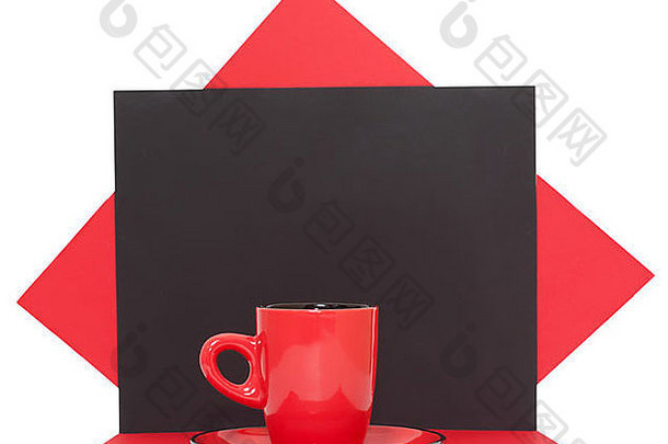 红色的咖啡杯黑色的背景