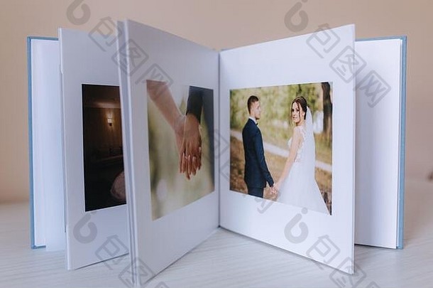 开放相册,wrs照片美丽的夫妇白色木表格