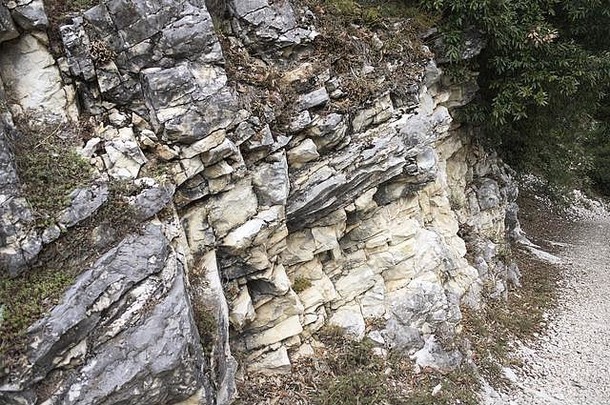 通路岩石一边山游行意大利欧洲