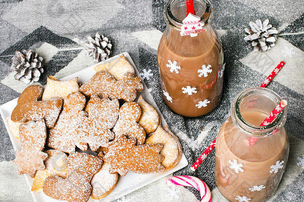 圣诞节热巧克力甜蜜的饼干色彩斑斓的装饰