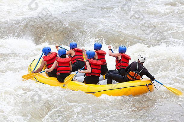 集团混合旅游男人。女人引导专业飞行员白水事件河漂流厄瓜多尔
