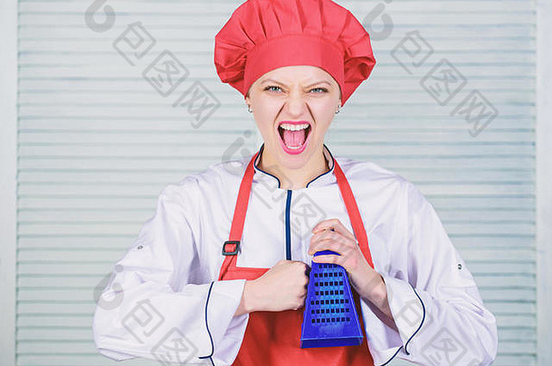 锋利的重要的量烹饪方法基本烹饪流程切成分准备成分烹饪女孩刨丝器主老板业余烹饪健康的食物