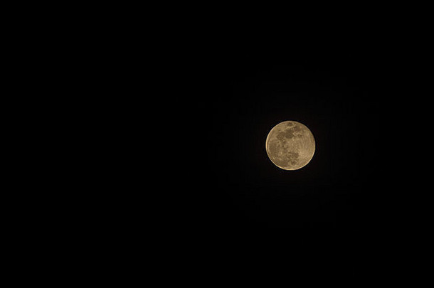 月亮农村乌干达