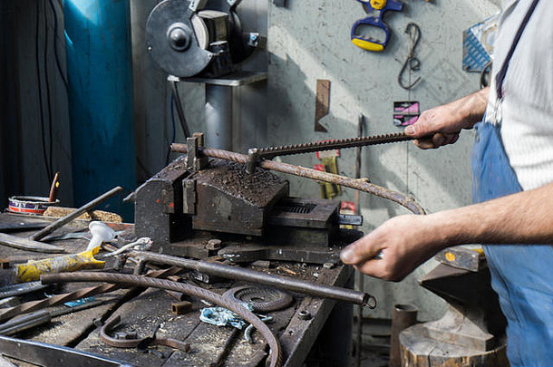 铁匠使造成铁工业本德设备机金属弯曲
