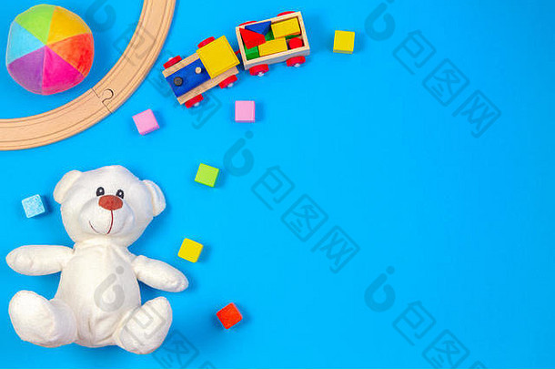 孩子们玩具背景泰迪熊木火车色彩斑斓的块