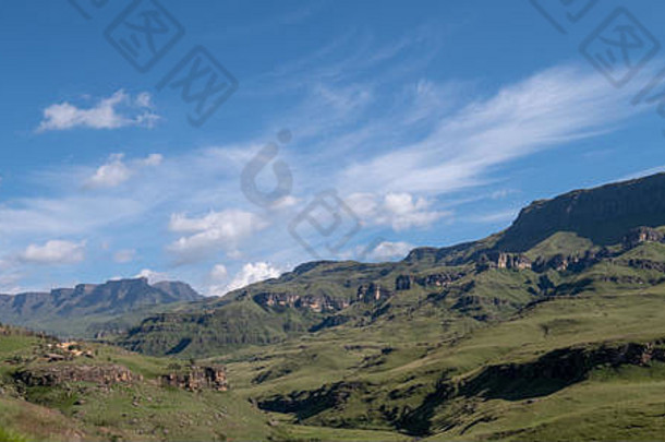 全景想通过绕组污垢路山连接underberg南非洲莫霍特隆莱索托
