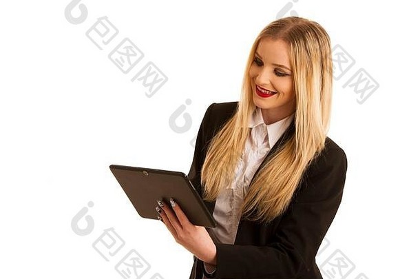 美丽的业务女人浏览网络平板电脑孤立的白色背景
