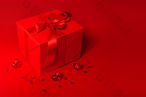 可爱的红色的礼物盒子红色的背景