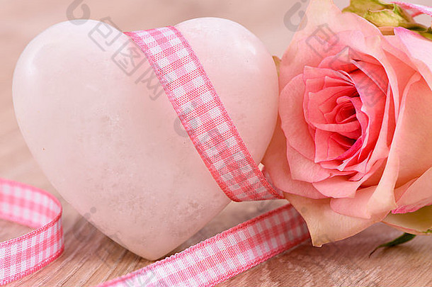 情人节一天浪漫玫瑰心象征爱