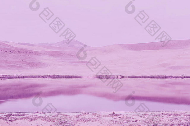 湖紫色的badainjaran-china